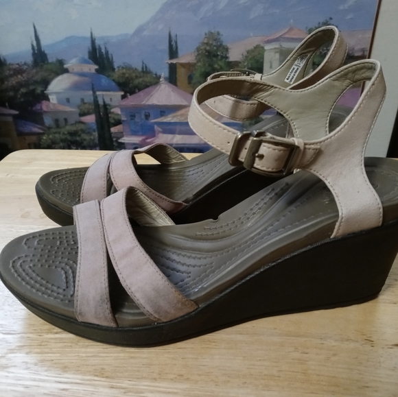 π‘π‘ CROCS FASHIONABLE SANDALS π’π’A FABULOUS GIFT π GIVING. - Picture 7 of 15